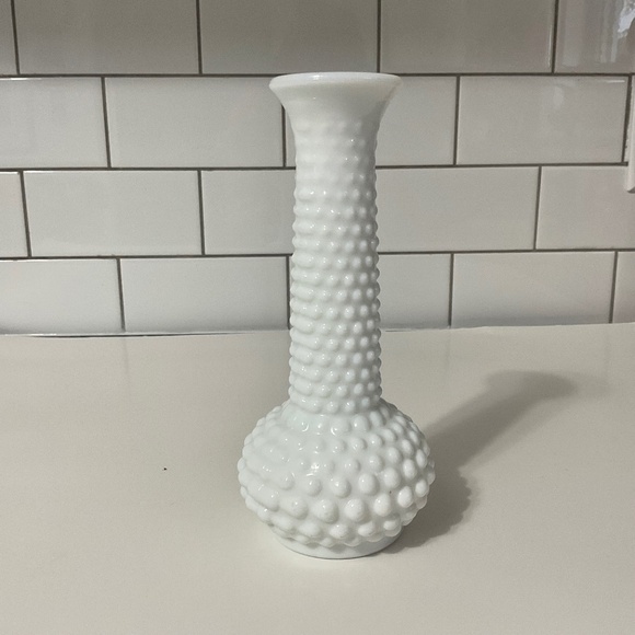VTG White Milk Glass Hobnail Bud Vase 1960's - Picture 1 of 5